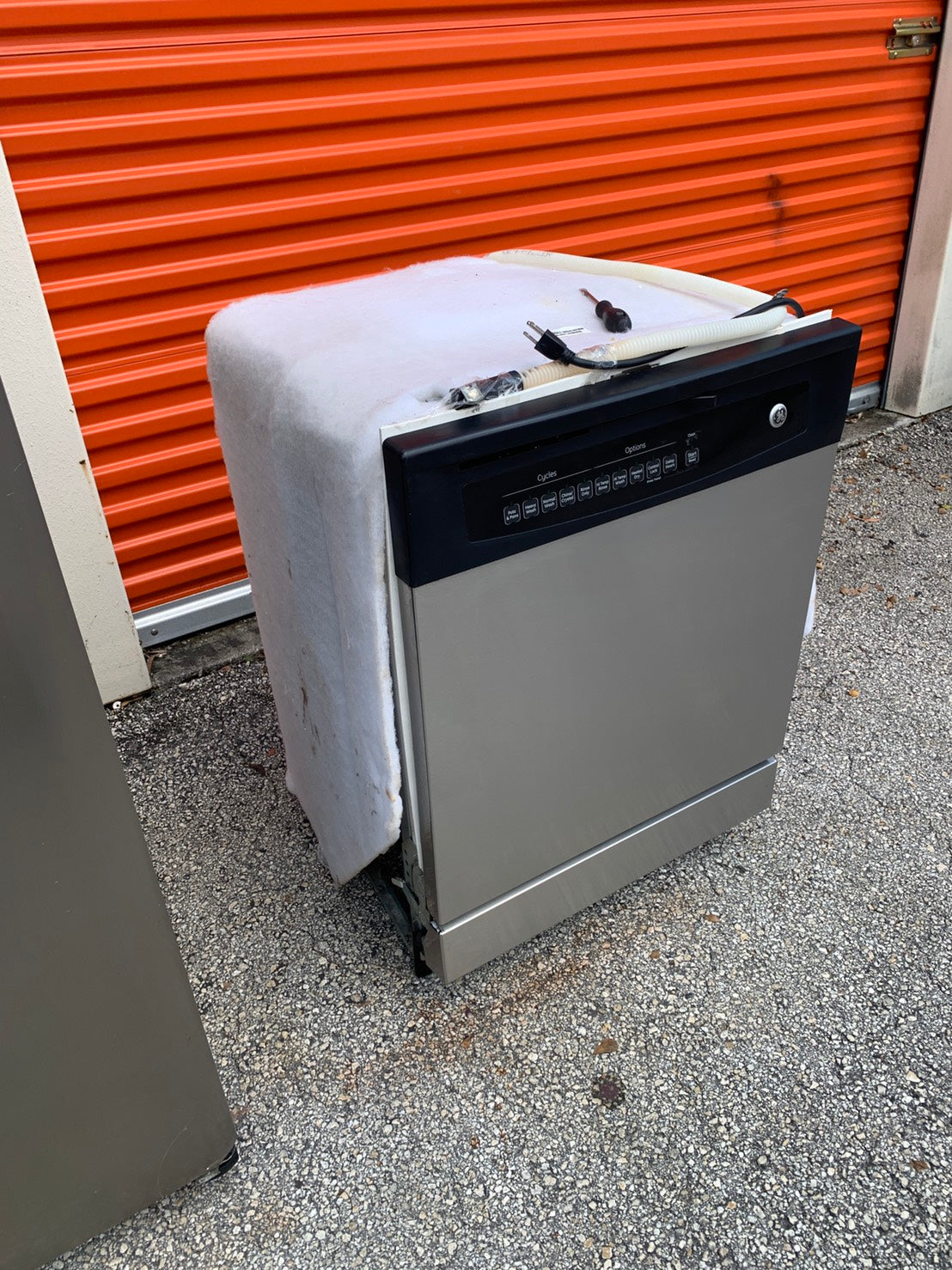 GE Stainless Steel Dishwasher GE Stainless Steel Dishwasher